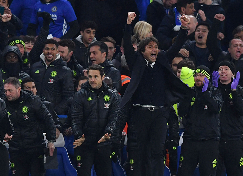 Chelsea legend Gianfranco Zola backs Antonio Conte for the title