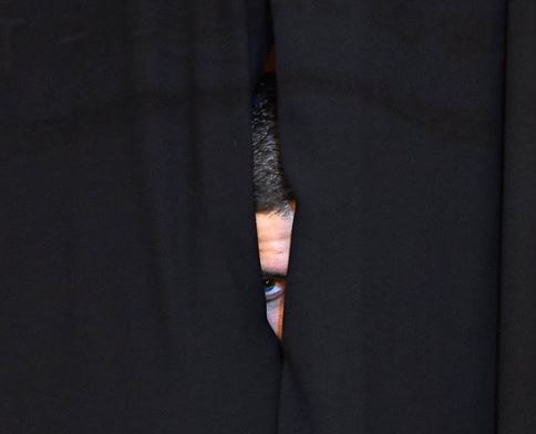eden-hazard-mirror-0909.jpg