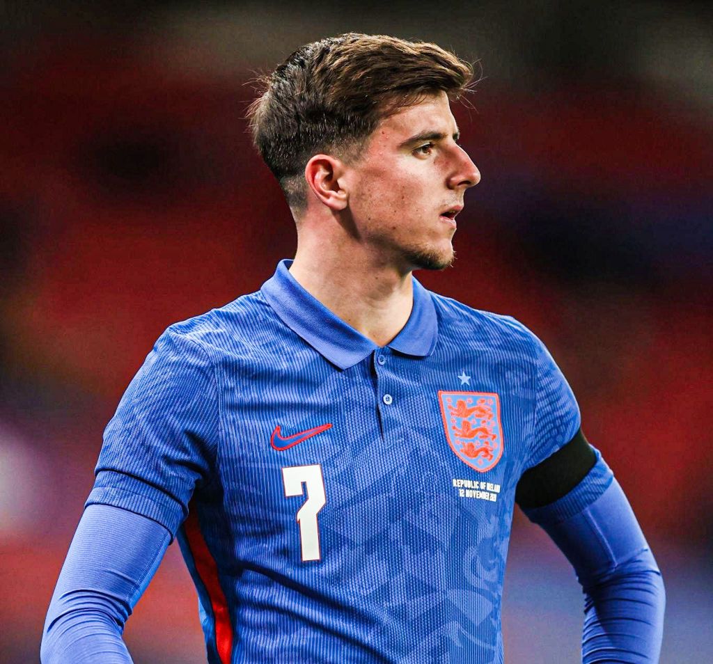 mason mount shines in deeper midfield role for england proving doubters wrong again chelsea news mason mount shines in deeper midfield role for england proving doubters wrong again chelsea news