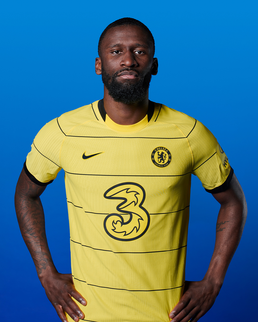 chelsea black and yellow kit