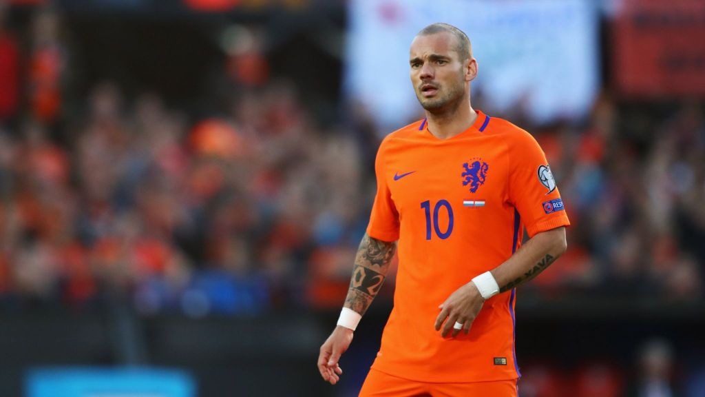 Wesley Sneijder names Chelsea player who "really is a waste of money" »  Chelsea News